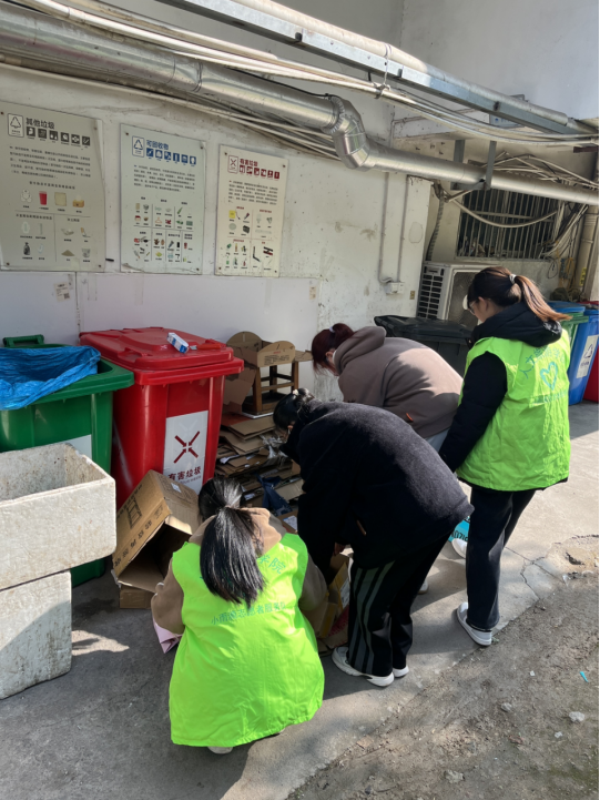 内射后入肥视频在线开展宣传“垃圾分类”志愿服务活动